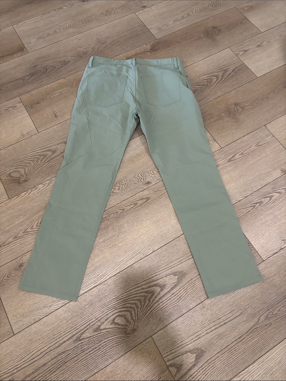 Southern Tide 5-pocket Chinos in light olive green. Men's W34 L32. Very sharp! - Picture 3 of 7